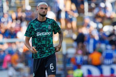 Supertaca Candido de Oliveira 2024 maçında Portekiz 'in Estadio Municipal de Aveiro kentinde bulunan Sporting CP ve FC Porto takımları arasında Zeno Münazarası (Maciej Rogowski))