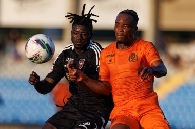 Samuel Obeng, Bruno Onyemaechi Liga Portekiz maçı sırasında Casa Pia AC ve Boavista FC takımları arasında Estadio Municipal Rio Maior 'da (Maciej Rogowski)