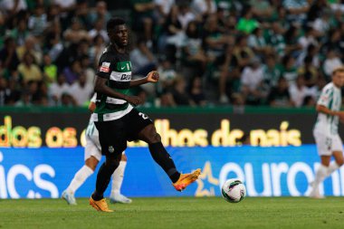 Estadio Jose Alvalade 'de (Maciej Rogowski) Sporting CP ve Rio Ave FC takımları arasında oynanan Liga Portekiz maçı sırasında Ousmane Diomande)