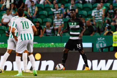 Estadio Jose Alvalade 'de (Maciej Rogowski) Sporting CP ve Rio Ave FC takımları arasında oynanan Liga Portekiz maçı sırasında Ousmane Diomande)