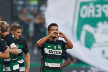 Pedro Goncalves, Estadio Jose Alvalade 'deki (Maciej Rogowski) Sporting CP ve Rio Ave FC takımları arasında oynanan Liga Portekiz maçında gol attıktan sonra kutluyor.)