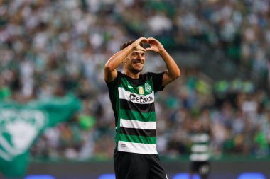 Pedro Goncalves, Estadio Jose Alvalade 'deki (Maciej Rogowski) Sporting CP ve Rio Ave FC takımları arasında oynanan Liga Portekiz maçında gol attıktan sonra kutluyor.)