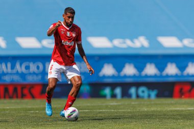 Adriano Firmino Liga Portekiz maçı sırasında GD Estoril Praia ve CD Santa Clara takımları arasında Estadio Antonio Coimbra da Mota 'da (Maciej Rogowski)