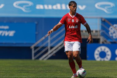 Sidney Lima, Liga Portekiz maçı sırasında Estoril Praia ve Santa Clara takımları arasında Estadio Antonio Coimbra da Mota 'da (Maciej Rogowski)