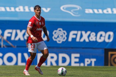 Sidney Lima, Liga Portekiz maçı sırasında Estoril Praia ve Santa Clara takımları arasında Estadio Antonio Coimbra da Mota 'da (Maciej Rogowski)