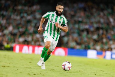LaLiga EASPORTS maçı sırasında Estadio Benito Villamarin 'de Real Betis Balompie ve Girona FC takımları arasında Nabil Fekir (Maciej Rogowski)