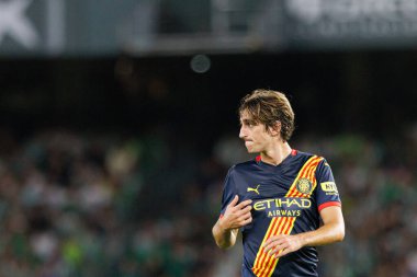 Estadio Benito Villamarin 'de Real Betis Balompie ve Girona FC takımları arasında oynanan LaLiga EASPORTS maçı sırasında Bryan Gil (Maciej Rogowski)