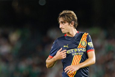 Estadio Benito Villamarin 'de Real Betis Balompie ve Girona FC takımları arasında oynanan LaLiga EASPORTS maçı sırasında Bryan Gil (Maciej Rogowski)