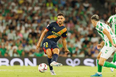 Estadio Benito Villamarin 'de Real Betis Balompie ve Girona FC takımları arasında oynanan LaLiga EASPORTS maçı sırasında Ivan Martin (Maciej Rogowski)