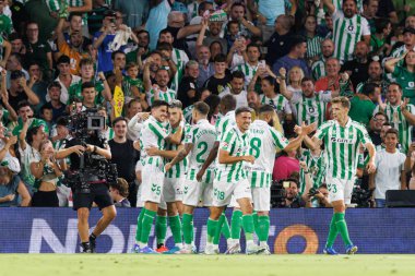 Marc Bartra, Real Betis Balompie ve Girona FC takımları arasında LaLiga EASPORTS maçında attığı golün ardından Estadio Benito Villamarin 'de (Maciej Rogowski)