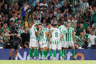 Marc Bartra, Real Betis Balompie ve Girona FC takımları arasında LaLiga EASPORTS maçında attığı golün ardından Estadio Benito Villamarin 'de (Maciej Rogowski)