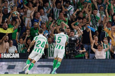 Marc Bartra, Real Betis Balompie ve Girona FC takımları arasında LaLiga EASPORTS maçında attığı golün ardından Estadio Benito Villamarin 'de (Maciej Rogowski)