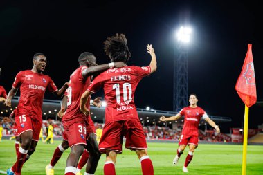 Kanya Fujimoto, Liga Portekiz maçında Gil Vicente FC ve Estadio Cidade Barcelos (Maciej Rogowski) takımları arasında attığı golü kutlarken görüldü.)