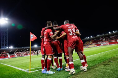 Kanya Fujimoto, Liga Portekiz maçında Gil Vicente FC ve Estadio Cidade Barcelos (Maciej Rogowski) takımları arasında attığı golü kutlarken görüldü.)