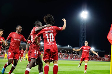 Kanya Fujimoto, Liga Portekiz maçında Gil Vicente FC ve Estadio Cidade Barcelos (Maciej Rogowski) takımları arasında attığı golü kutlarken görüldü.)