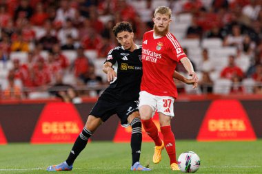 Nuno Moreira, Jan-Niklas Beste Liga Portekiz maçı sırasında Estadio Da Luz 'da SL Benfica ve Casa Pia AC takımları arasında görüldü (Maciej Rogowski)