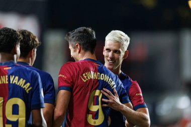 Dani Olmo, Robert Lewandowski, Estadio de Vallecas 'taki Rayo Vallecano ve FC Barcelona takımları arasında oynanan LaLiga EA Spor karşılaşmasında gol üstüne gol atarken görüldü (Maciej Rogowski)