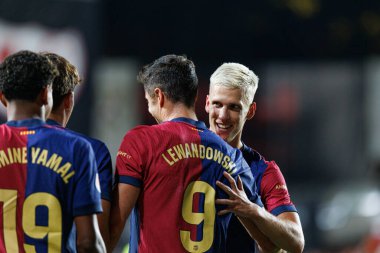 Dani Olmo, Robert Lewandowski, Estadio de Vallecas 'taki Rayo Vallecano ve FC Barcelona takımları arasında oynanan LaLiga EA Spor karşılaşmasında gol üstüne gol atarken görüldü (Maciej Rogowski)