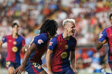 Dani Olmo, Estadio de Vallecas (Maciej Rogowski) takımları arasında LaLiga EA SPORTS maçında Rayo Vallecano ve FC Barcelona takımları arasında attığı golü kutlarken görüldü.)