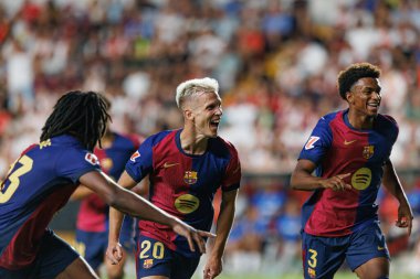 Dani Olmo, Estadio de Vallecas (Maciej Rogowski) takımları arasında LaLiga EA SPORTS maçında Rayo Vallecano ve FC Barcelona takımları arasında attığı golü kutlarken görüldü.)