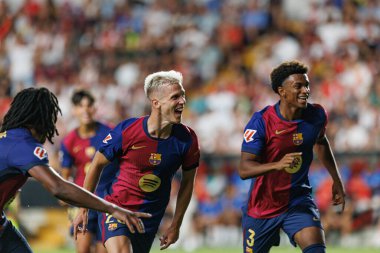 Dani Olmo, Estadio de Vallecas (Maciej Rogowski) takımları arasında LaLiga EA SPORTS maçında Rayo Vallecano ve FC Barcelona takımları arasında attığı golü kutlarken görüldü.)