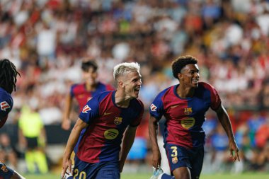 Dani Olmo, Estadio de Vallecas (Maciej Rogowski) takımları arasında LaLiga EA SPORTS maçında Rayo Vallecano ve FC Barcelona takımları arasında attığı golü kutlarken görüldü.)