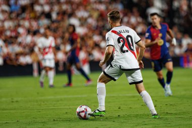 İvan Balliu, Estadio de Vallecas 'ta Rayo Vallecano ve FC Barcelona takımları arasında oynanan LaLiga EA SPORTS maçı sırasında görüldü (Maciej Rogowski)