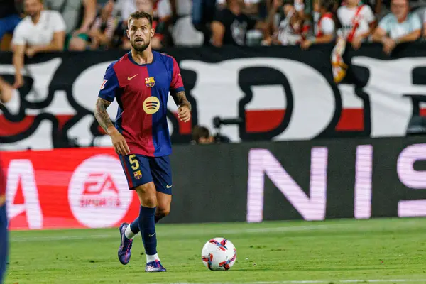 Inigo Martinez, Estadio de Vallecas 'ta Rayo Vallecano ve FC Barcelona takımları arasında oynanan LaLiga EA SPORTS maçı sırasında görüldü (Maciej Rogowski)
