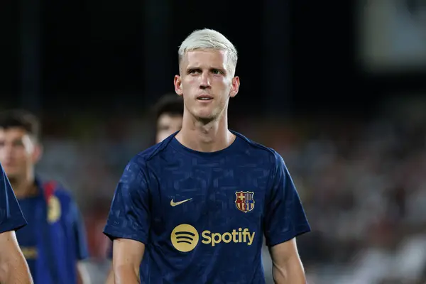 Dani Olmo, Estadio de Vallecas 'ta Rayo Vallecano ve FC Barcelona takımları arasında oynanan EA SPORTS maçı sırasında görüldü (Maciej Rogowski)