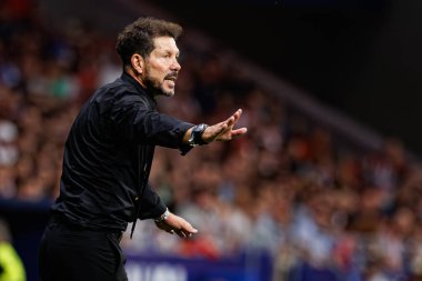 Diego Simeone, Estadio Civitas Metropolitano 'da Atletico de Madrid ve RCD Espanyol takımları arasında oynanan LaLiga EA SPORTS maçı sırasında görüldü.