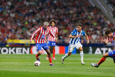 Rodrigo de Paul, Javi Puado LaLiga EA SPORTS maçı sırasında Estadio Civitas Metropolitano 'daki Atletico de Madrid ve RCD Espanyol takımları arasında görüldü.