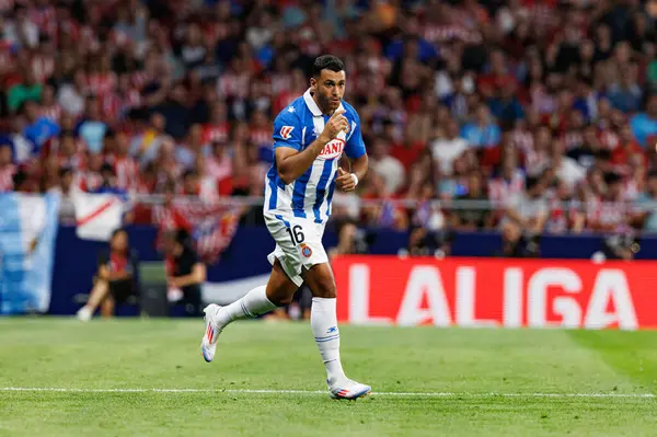 Estadio Civitas Metropolitano 'da Atletico de Madrid ve RCD Espanyol takımları arasında LaLiga EA SPORTS maçı sırasında görülen Walid Cheddira