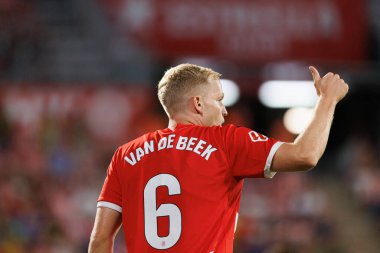 Estadi Montilivi 'deki Girona FC ve CA Osasuna takımları arasında oynanan LaLiga EA SPORTS maçı sırasında Donny Van de Beek görüldü (Maciej Rogowski)