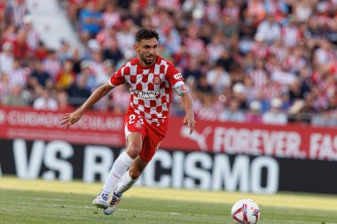 Ivan Martin, LaLiga EA SPORTS maçı sırasında Girona FC ve CA Osasuna takımları arasında Estadi Montilivi 'de görüldü (Maciej Rogowski)