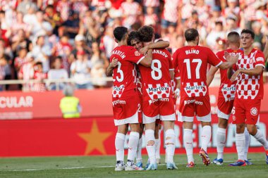 Bryan Gil, Estadi Montilivi 'deki Girona FC ve CA Osasuna takımları arasındaki LaLiga EA SPORTS maçında gol attıktan sonra kutlama yaparken görüldü (Maciej Rogowski)