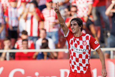 Bryan Gil, Estadi Montilivi 'deki Girona FC ve CA Osasuna takımları arasındaki LaLiga EA SPORTS maçında gol attıktan sonra kutlama yaparken görüldü (Maciej Rogowski)