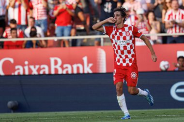 Bryan Gil, Estadi Montilivi 'deki Girona FC ve CA Osasuna takımları arasındaki LaLiga EA SPORTS maçında gol attıktan sonra kutlama yaparken görüldü (Maciej Rogowski)