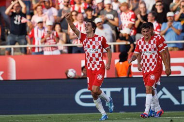 Bryan Gil, Estadi Montilivi 'deki Girona FC ve CA Osasuna takımları arasındaki LaLiga EA SPORTS maçında gol attıktan sonra kutlama yaparken görüldü (Maciej Rogowski)