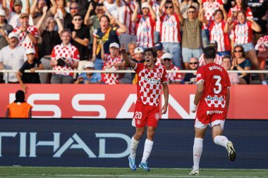 Bryan Gil, Estadi Montilivi 'deki Girona FC ve CA Osasuna takımları arasındaki LaLiga EA SPORTS maçında gol attıktan sonra kutlama yaparken görüldü (Maciej Rogowski)