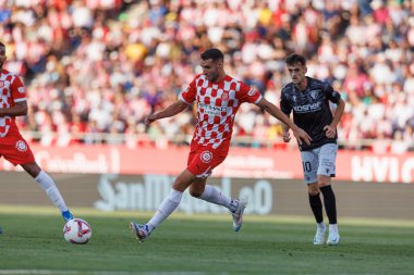 Abel Ruiz, Estadi Montilivi 'deki Girona FC ve CA Osasuna takımları arasında oynanan LaLiga EA SPORTS maçı sırasında görüldü (Maciej Rogowski)