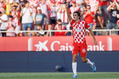 Bryan Gil, Estadi Montilivi 'deki Girona FC ve CA Osasuna takımları arasındaki LaLiga EA SPORTS maçında gol attıktan sonra kutlama yaparken görüldü (Maciej Rogowski)