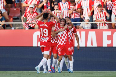 Girona 'nın oyuncuları LaLiga EA Spor Maçı' nda Bryan Gil 'in attığı golü Estadi Montilivi' de oynayan Girona FC ve CA Osasuna takımları arasında kutlarken görüldü (Maciej Rogowski)