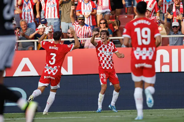 Bryan Gil, Estadi Montilivi 'deki Girona FC ve CA Osasuna takımları arasındaki LaLiga EA SPORTS maçında gol attıktan sonra kutlama yaparken görüldü (Maciej Rogowski)