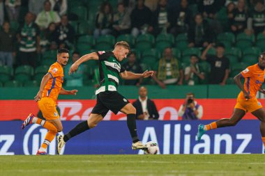 Estadio Jose Alvalade 'deki (Maciej Rogowski) Sporting CP ve FC Porto takımları arasında oynanan Liga Portekiz maçı sırasında Viktor Gyokeres)