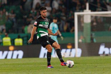 Goncalo Inacio, Liga Portekiz maçı sırasında Estadio Jose Alvalade 'de (Maciej Rogowski) Sporting CP ve FC Porto takımları arasında oynadı.)