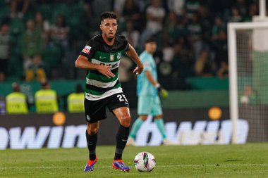 Goncalo Inacio, Liga Portekiz maçı sırasında Estadio Jose Alvalade 'de (Maciej Rogowski) Sporting CP ve FC Porto takımları arasında oynadı.)