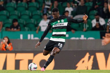 Estadio Jose Alvalade 'de (Maciej Rogowski) Sporting CP ve FC Porto takımları arasında oynanan Liga Portekiz maçı sırasında Ousmane Diomande)