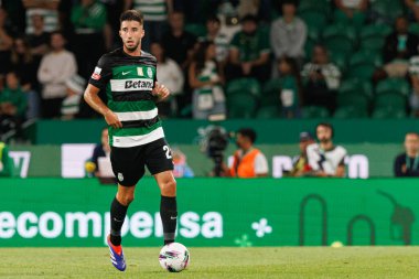 Goncalo Inacio, Liga Portekiz maçı sırasında Estadio Jose Alvalade 'de (Maciej Rogowski) Sporting CP ve FC Porto takımları arasında oynadı.)