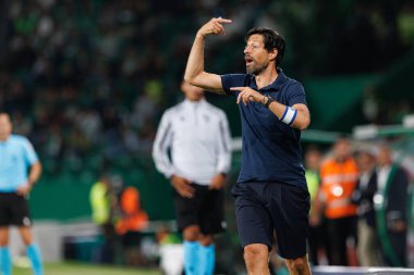 Estadio Jose Alvalade 'deki (Maciej Rogowski) Sporting CP ve FC Porto takımları arasında oynanan Liga Portekiz maçı sırasında Vitor Bruno)