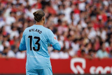 Orjan Nyland, Estadio Ramon Sanchez Pizjuan 'da Sevilla FC ve Girona FC takımları arasında LaLiga EA SPORTS maçında görüldü (Maciej Rogowski)